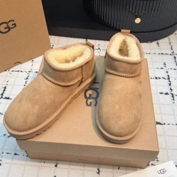 UGG Classic Ultra Mini Suede Boot+women - Picture 6 of 8
